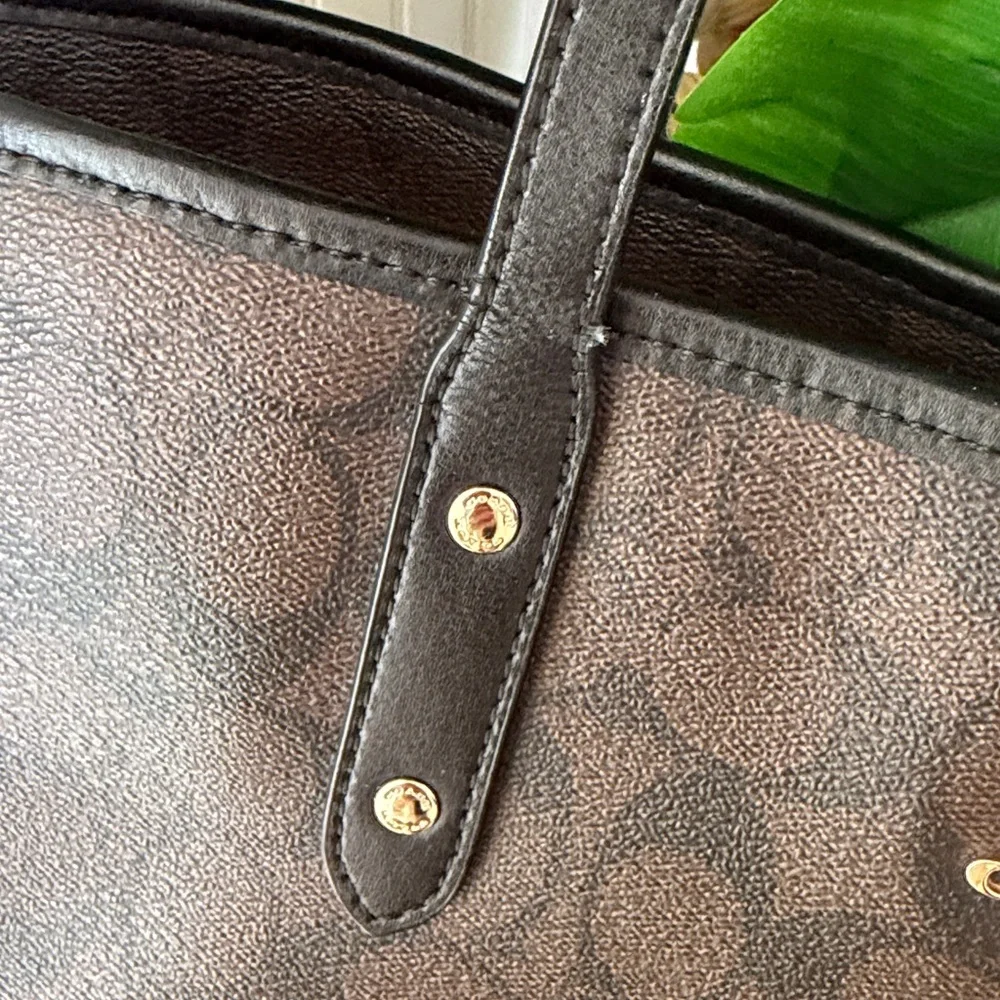 Coach City Tote in Signature Canvas Brown/Black - Classic & Spacious - Picture 15 of 17
